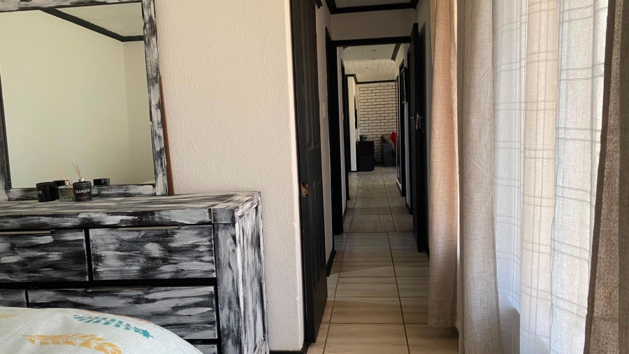 To Let 3 Bedroom Property for Rent in Dalpark Gauteng