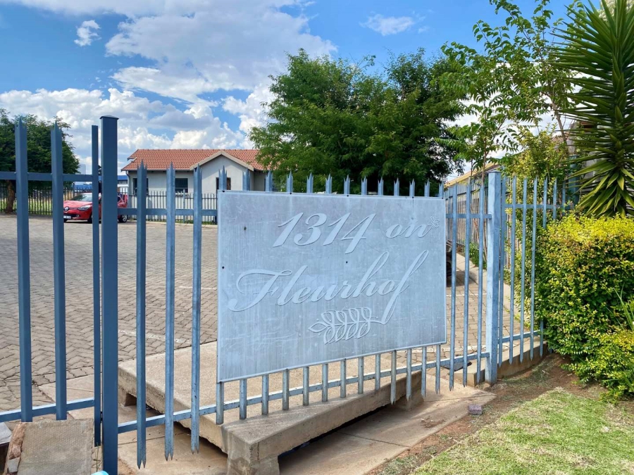 2 Bedroom Property for Sale in Fleurhof Gauteng
