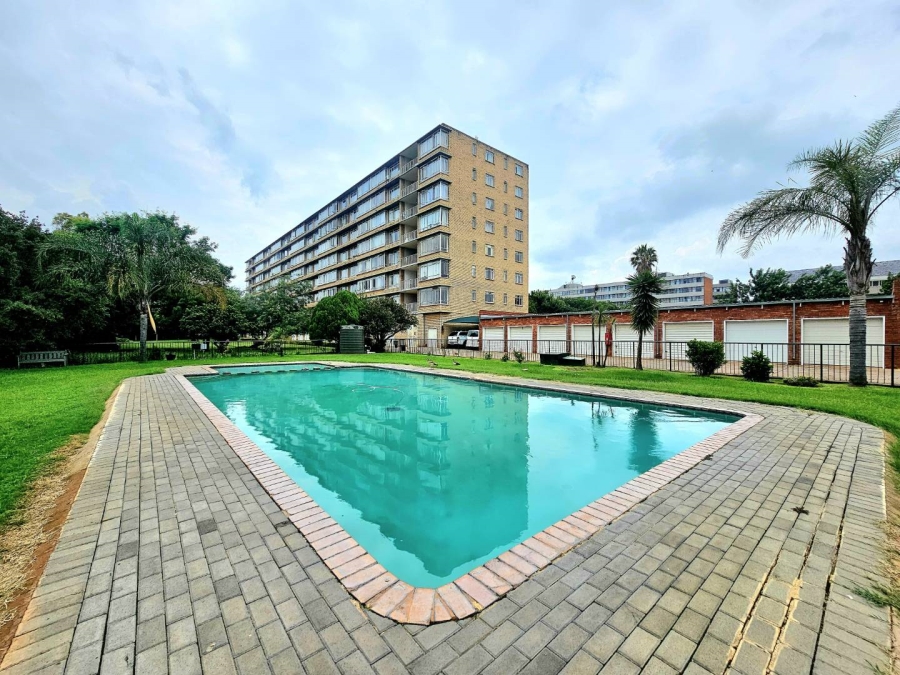 2 Bedroom Property for Sale in Queenswood Gauteng
