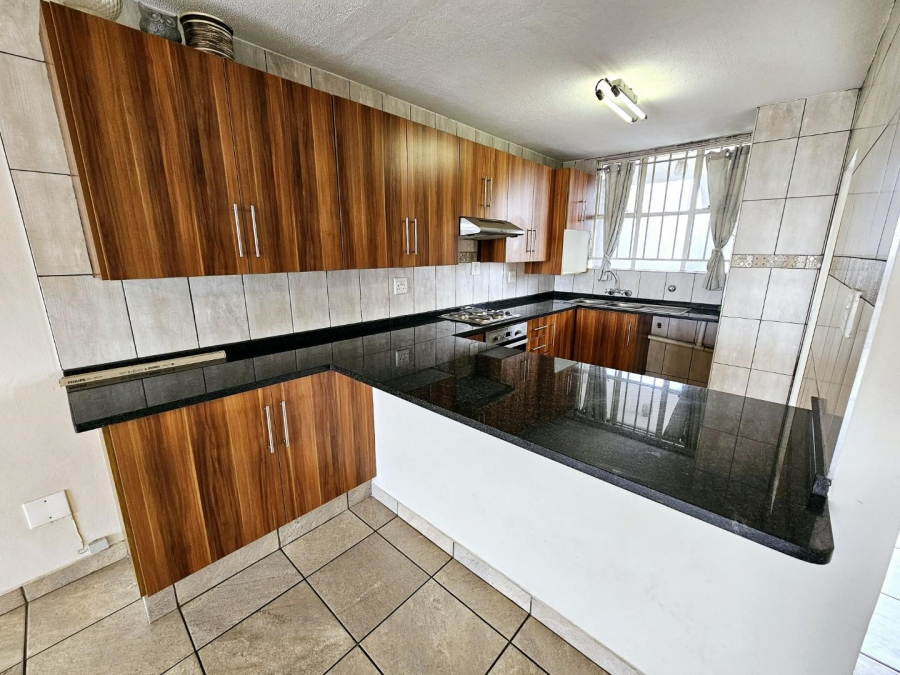 2 Bedroom Property for Sale in Queenswood Gauteng