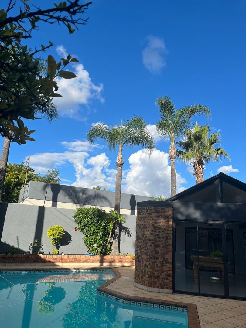 6 Bedroom Property for Sale in Moreleta Park Gauteng