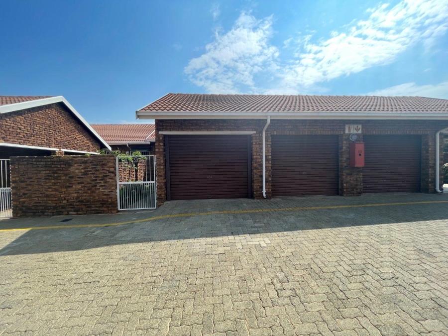 To Let 2 Bedroom Property for Rent in Norkem Park Gauteng