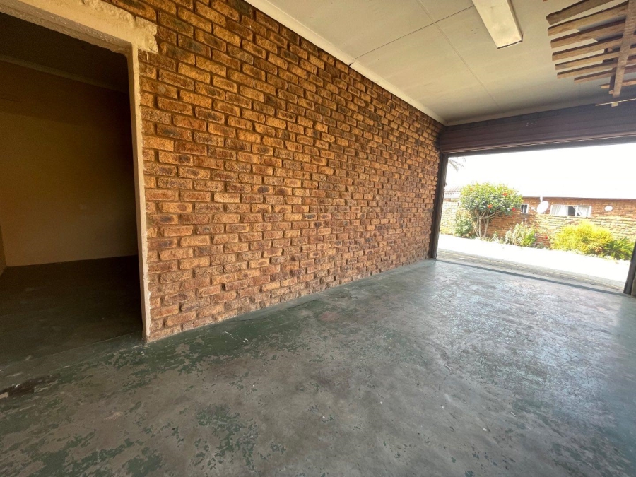 To Let 2 Bedroom Property for Rent in Norkem Park Gauteng