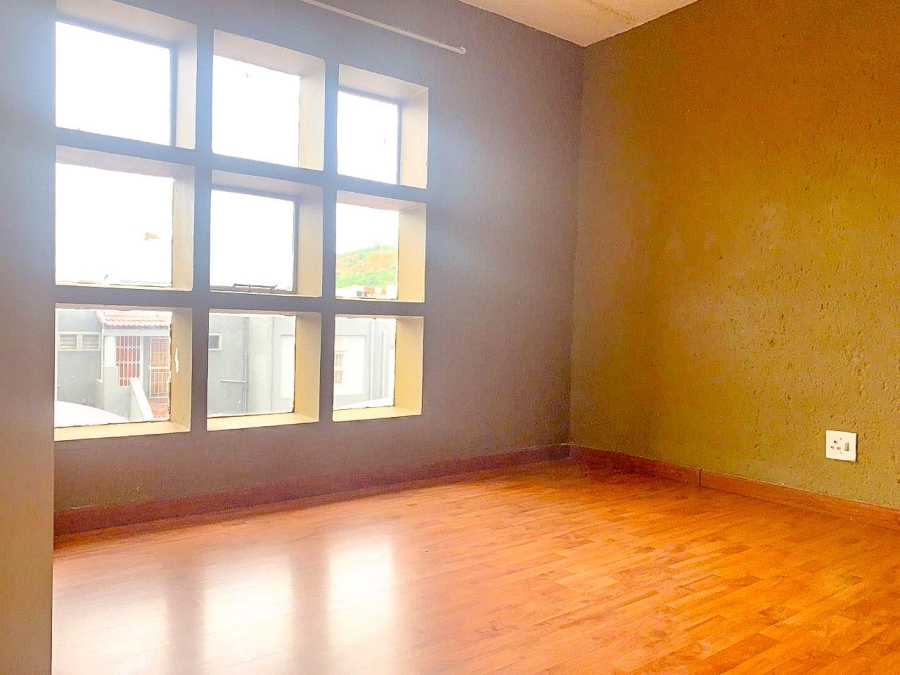 2 Bedroom Property for Sale in Mulbarton Gauteng