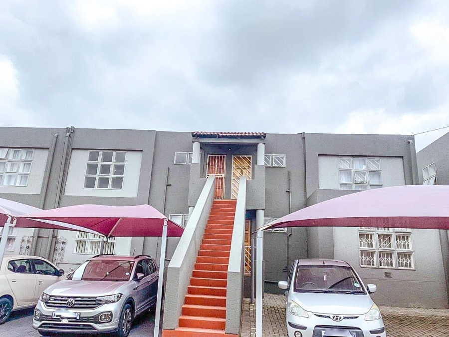 2 Bedroom Property for Sale in Mulbarton Gauteng
