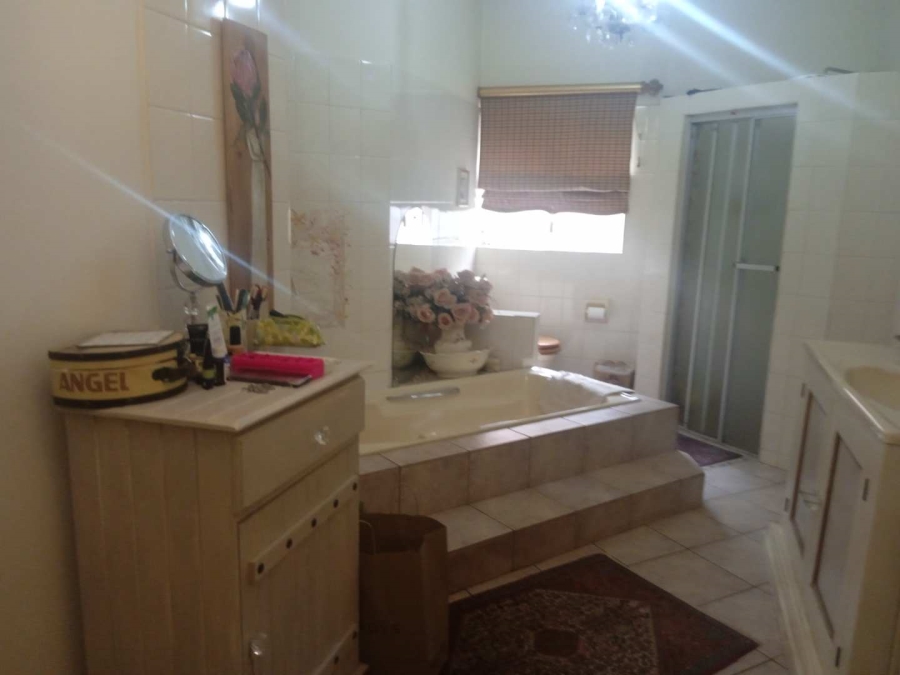 5 Bedroom Property for Sale in Theresa Park Gauteng