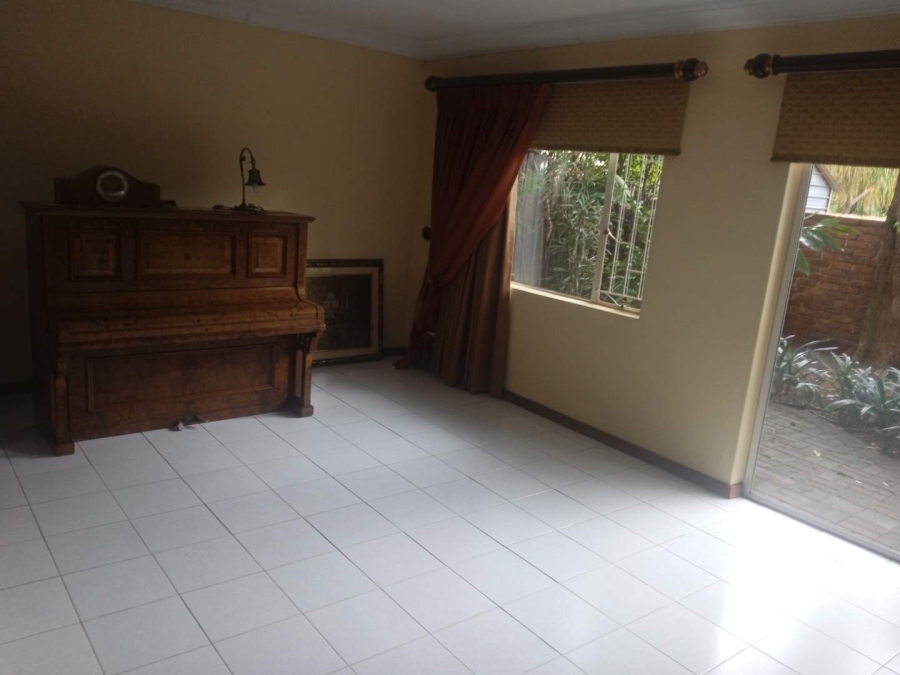 5 Bedroom Property for Sale in Theresa Park Gauteng