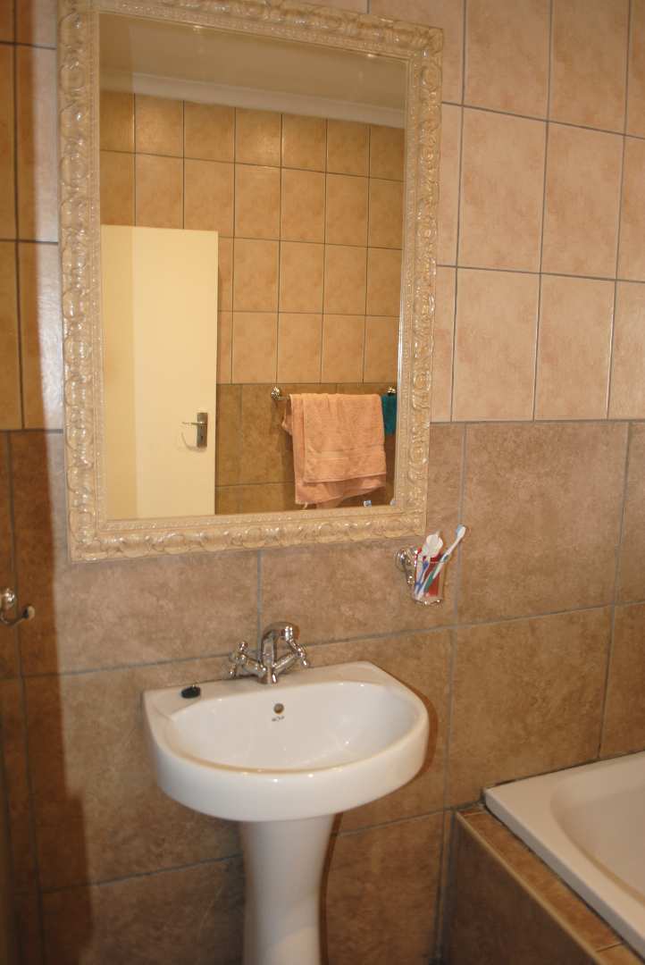 3 Bedroom Property for Sale in Kookrus Gauteng