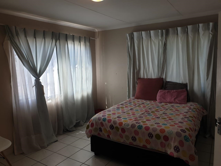 2 Bedroom Property for Sale in Orange Grove Gauteng