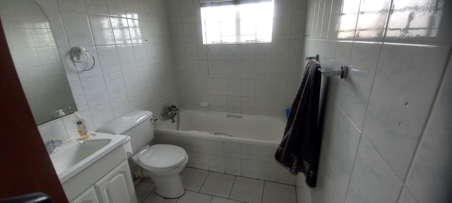2 Bedroom Property for Sale in Freeway Park Gauteng
