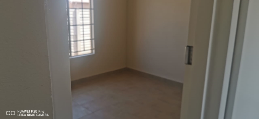 2 Bedroom Property for Sale in Palm Ridge Gauteng