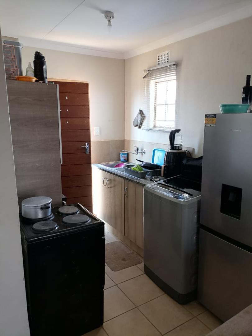 2 Bedroom Property for Sale in Palm Ridge Gauteng