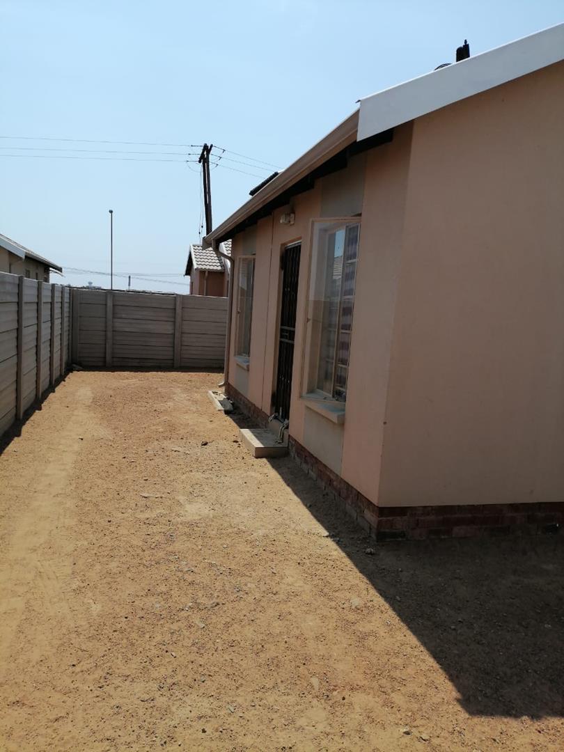 2 Bedroom Property for Sale in Palm Ridge Gauteng