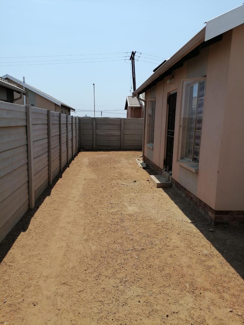 2 Bedroom Property for Sale in Palm Ridge Gauteng