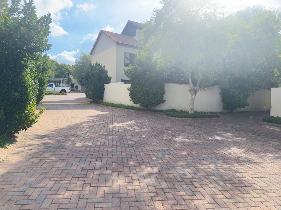 2 Bedroom Property for Sale in Broadacres Gauteng