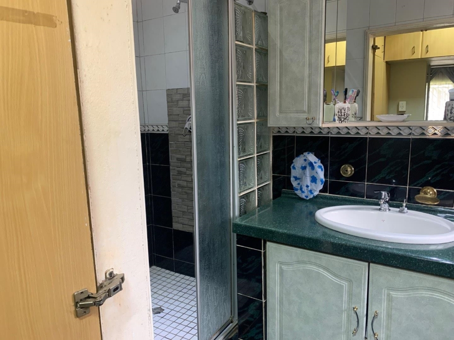 3 Bedroom Property for Sale in Lenasia Gauteng