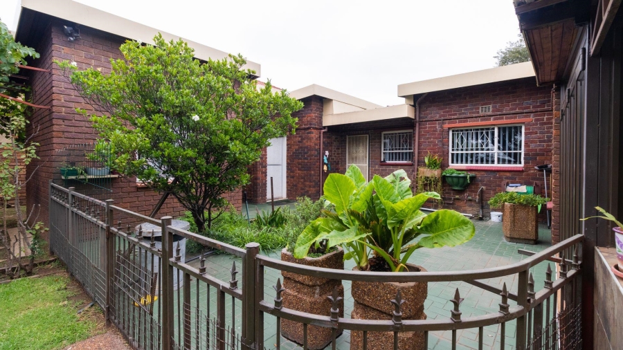 4 Bedroom Property for Sale in Dalpark Gauteng