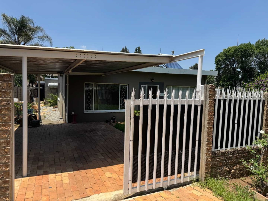 6 Bedroom Property for Sale in Brackendowns Ext 2 Gauteng
