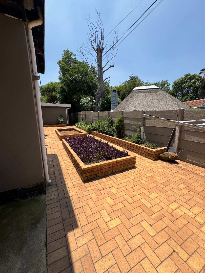 6 Bedroom Property for Sale in Brackendowns Ext 2 Gauteng
