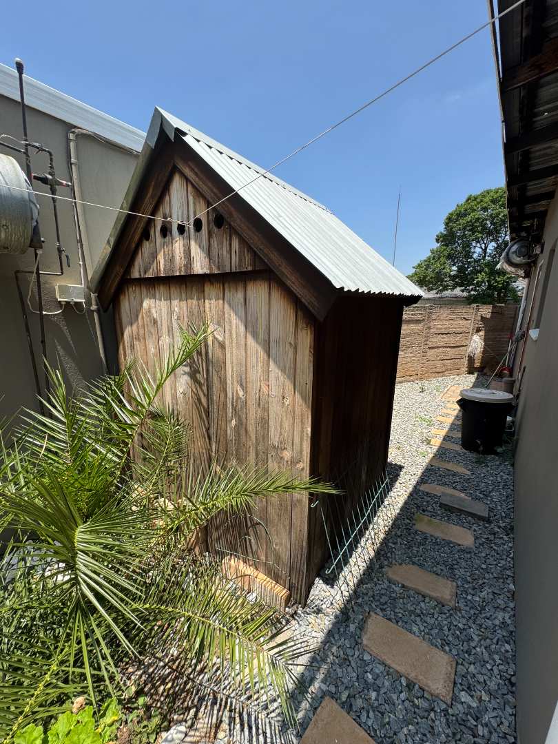 6 Bedroom Property for Sale in Brackendowns Ext 2 Gauteng