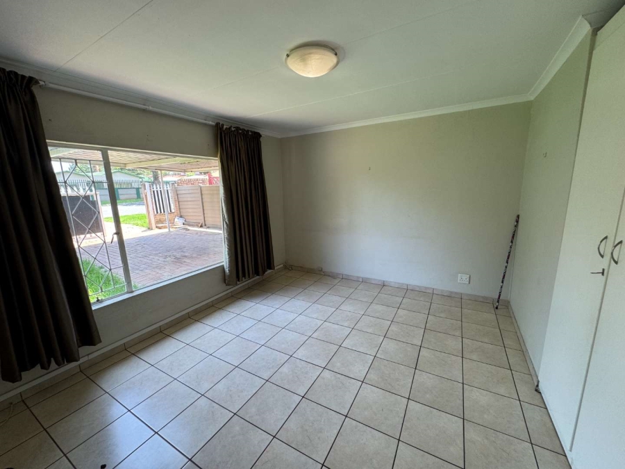 6 Bedroom Property for Sale in Brackendowns Ext 2 Gauteng