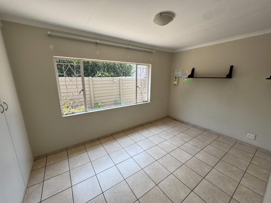 6 Bedroom Property for Sale in Brackendowns Ext 2 Gauteng