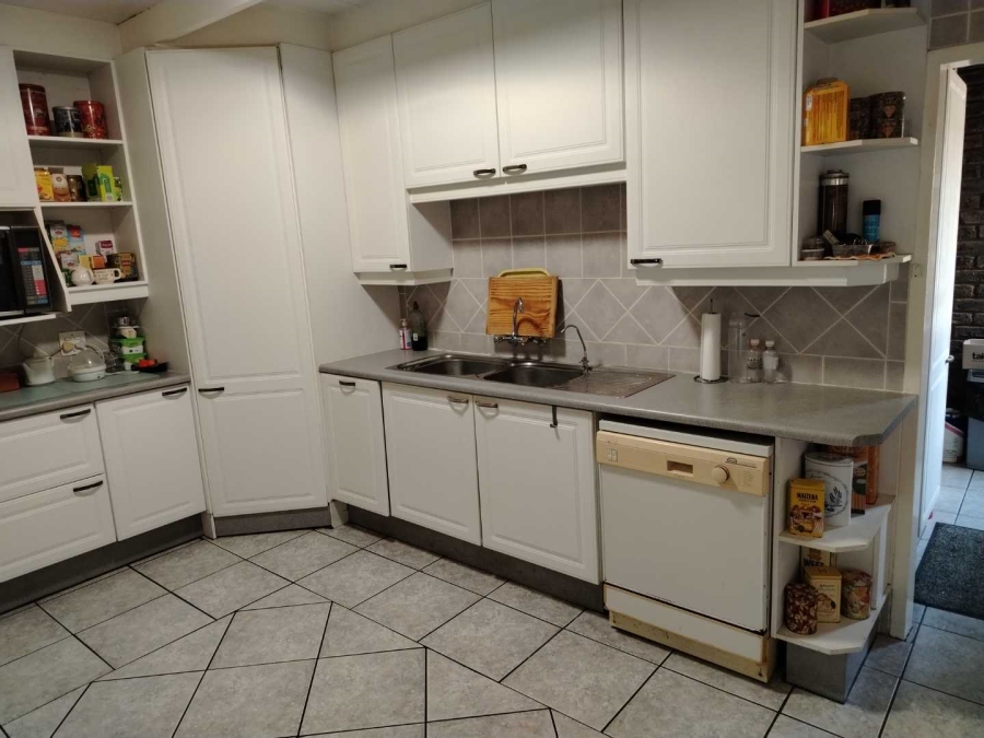4 Bedroom Property for Sale in Selcourt Gauteng