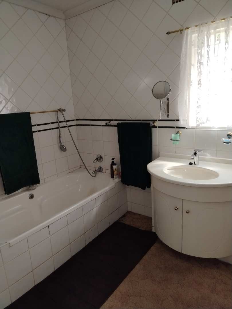 4 Bedroom Property for Sale in Selcourt Gauteng