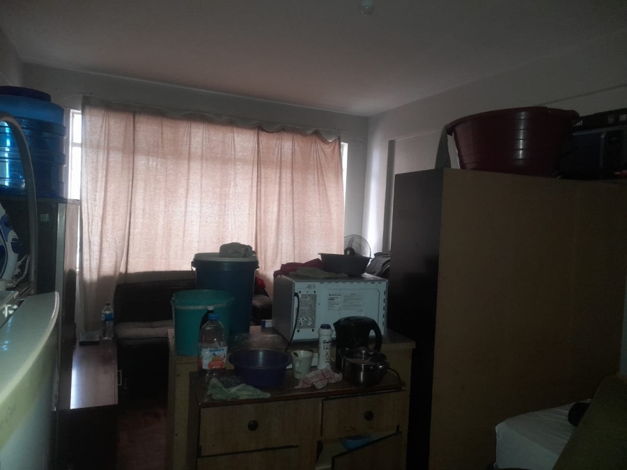 2 Bedroom Property for Sale in Hillbrow Gauteng