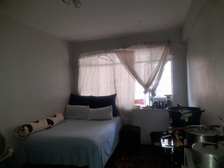 2 Bedroom Property for Sale in Hillbrow Gauteng