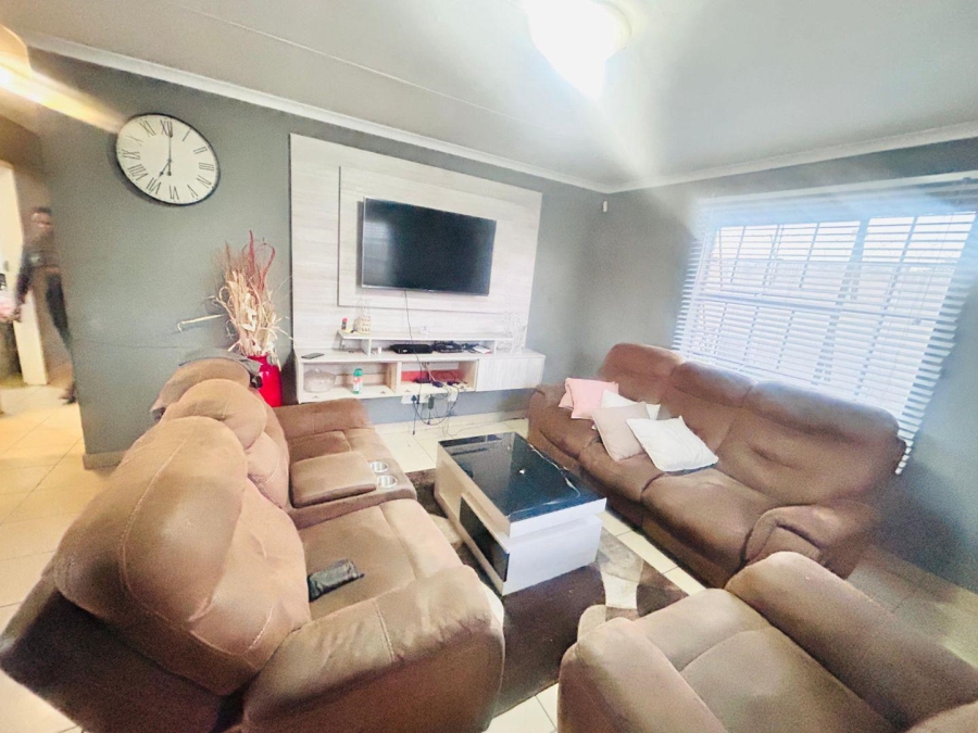 3 Bedroom Property for Sale in Thatch Hill Estate Gauteng