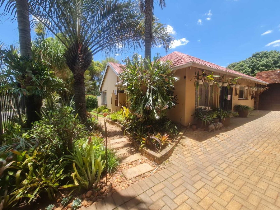 4 Bedroom Property for Sale in Magalieskruin Ext 3 Gauteng