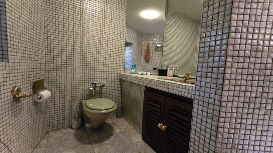 5 Bedroom Property for Sale in Alberante Gauteng