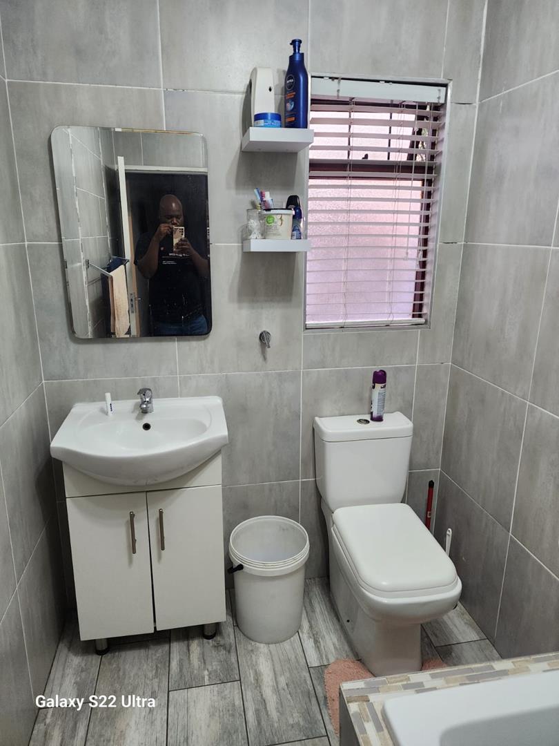 2 Bedroom Property for Sale in Verwoerdpark Gauteng