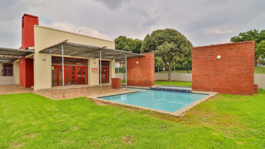 2 Bedroom Property for Sale in Midridge Park Gauteng