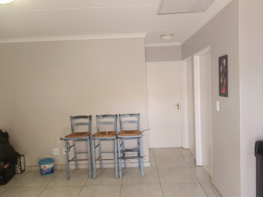 2 Bedroom Property for Sale in Clayville Gauteng