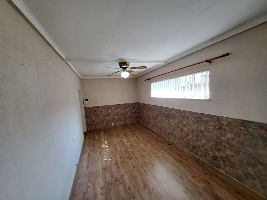 4 Bedroom Property for Sale in Van Riebeeck Park Gauteng