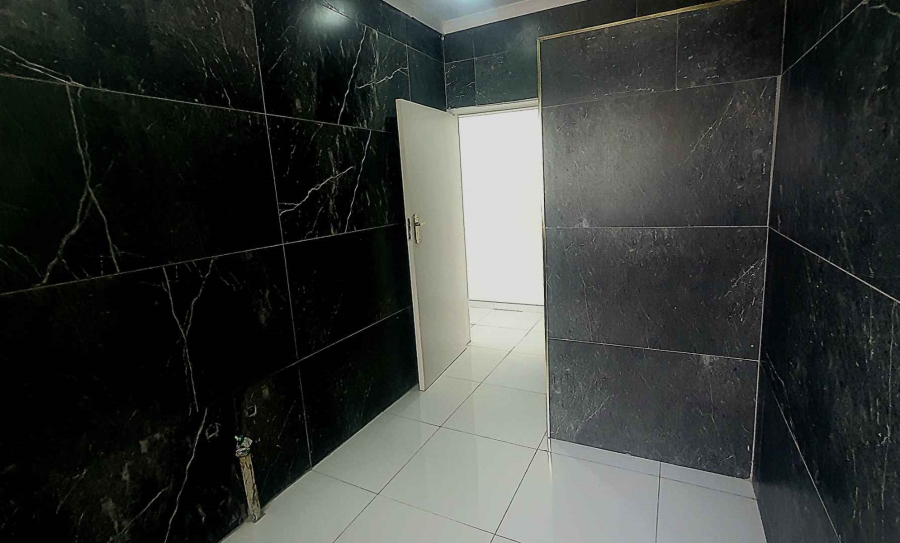 6 Bedroom Property for Sale in Winchester Hills Gauteng