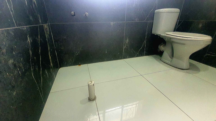 6 Bedroom Property for Sale in Winchester Hills Gauteng