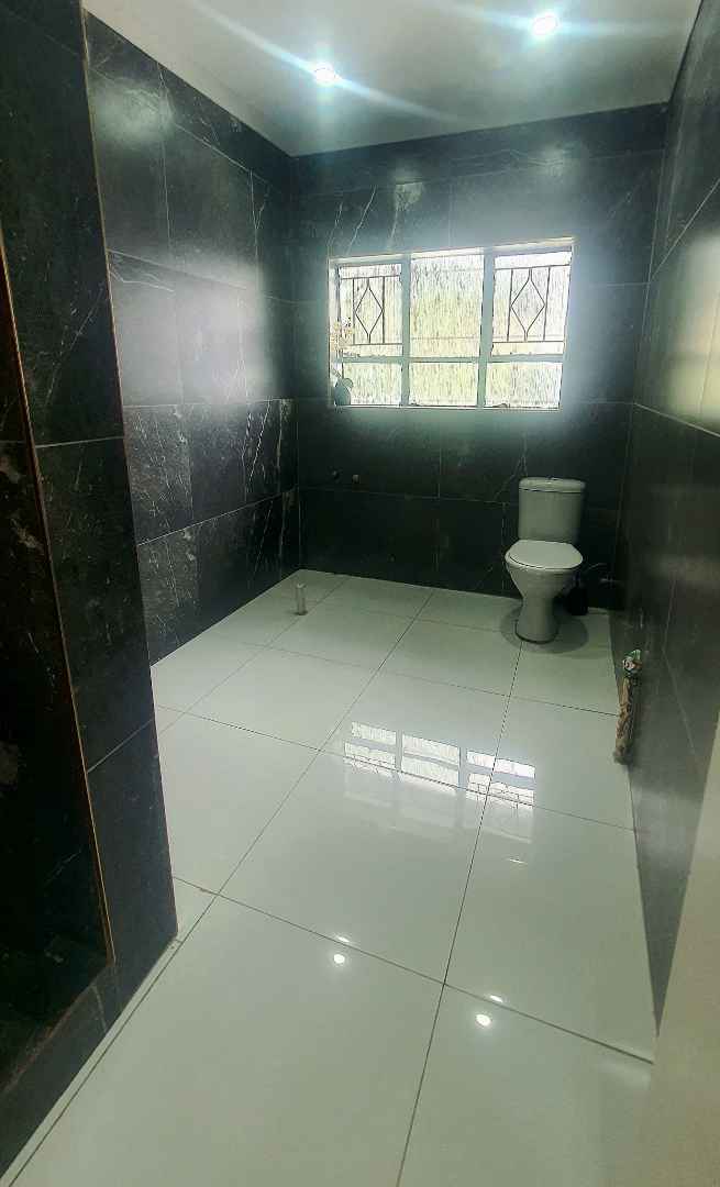 6 Bedroom Property for Sale in Winchester Hills Gauteng