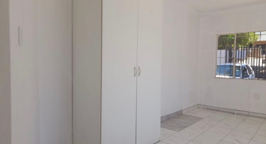 6 Bedroom Property for Sale in Winchester Hills Gauteng