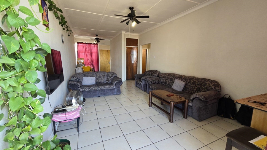 1 Bedroom Property for Sale in South Crest Gauteng