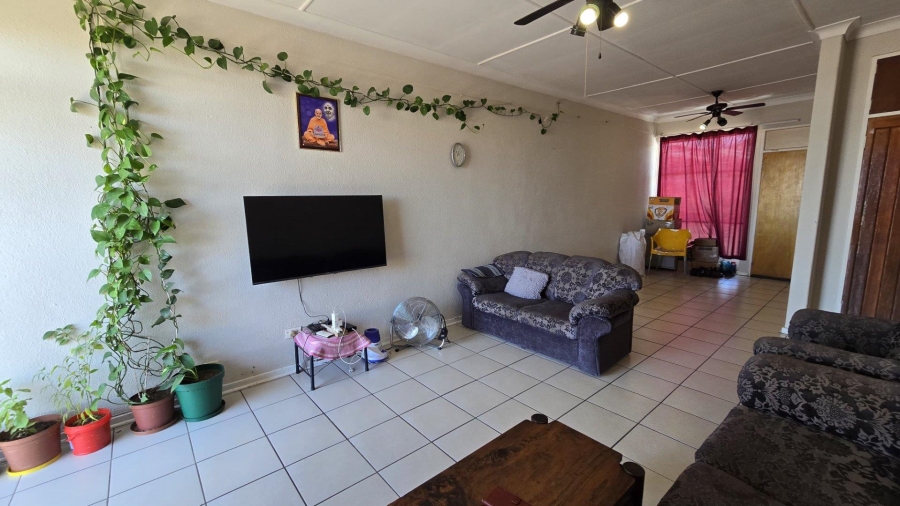 1 Bedroom Property for Sale in South Crest Gauteng