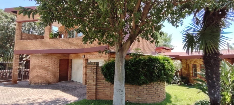 4 Bedroom Property for Sale in Menlyn Gauteng