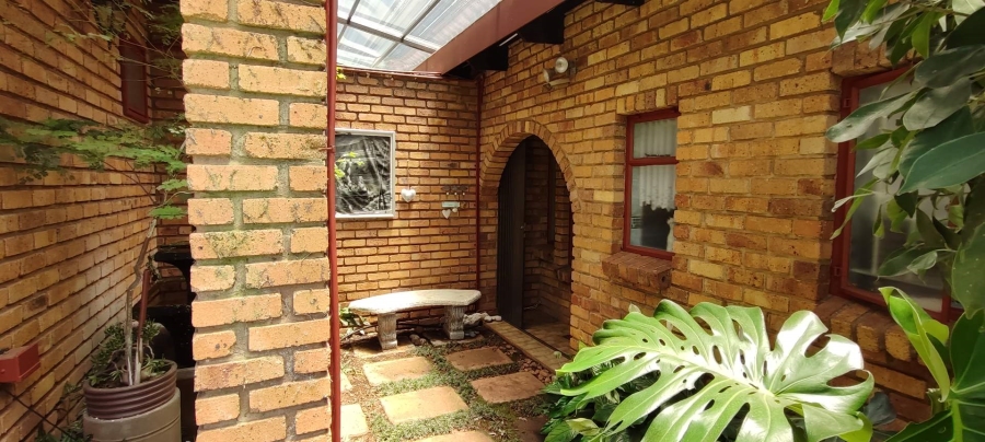 4 Bedroom Property for Sale in Menlyn Gauteng