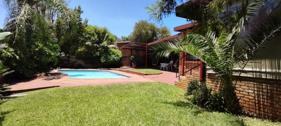 4 Bedroom Property for Sale in Menlyn Gauteng