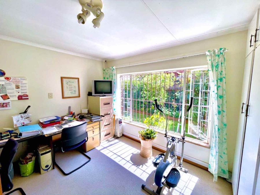 4 Bedroom Property for Sale in La Montagne Gauteng