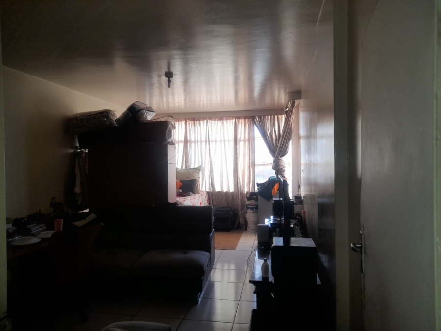 1 Bedroom Property for Sale in Hillbrow Gauteng