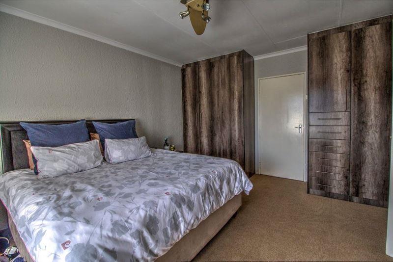 3 Bedroom Property for Sale in Van Riebeeck Park Gauteng