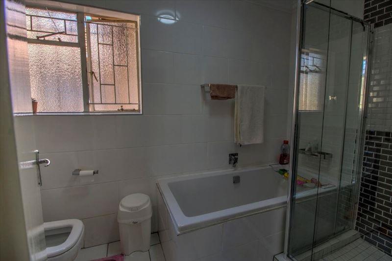 3 Bedroom Property for Sale in Van Riebeeck Park Gauteng